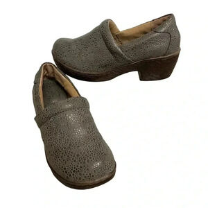 BOC Born Concept Gray Pebble Slip On Clogs Women’s size 7.5